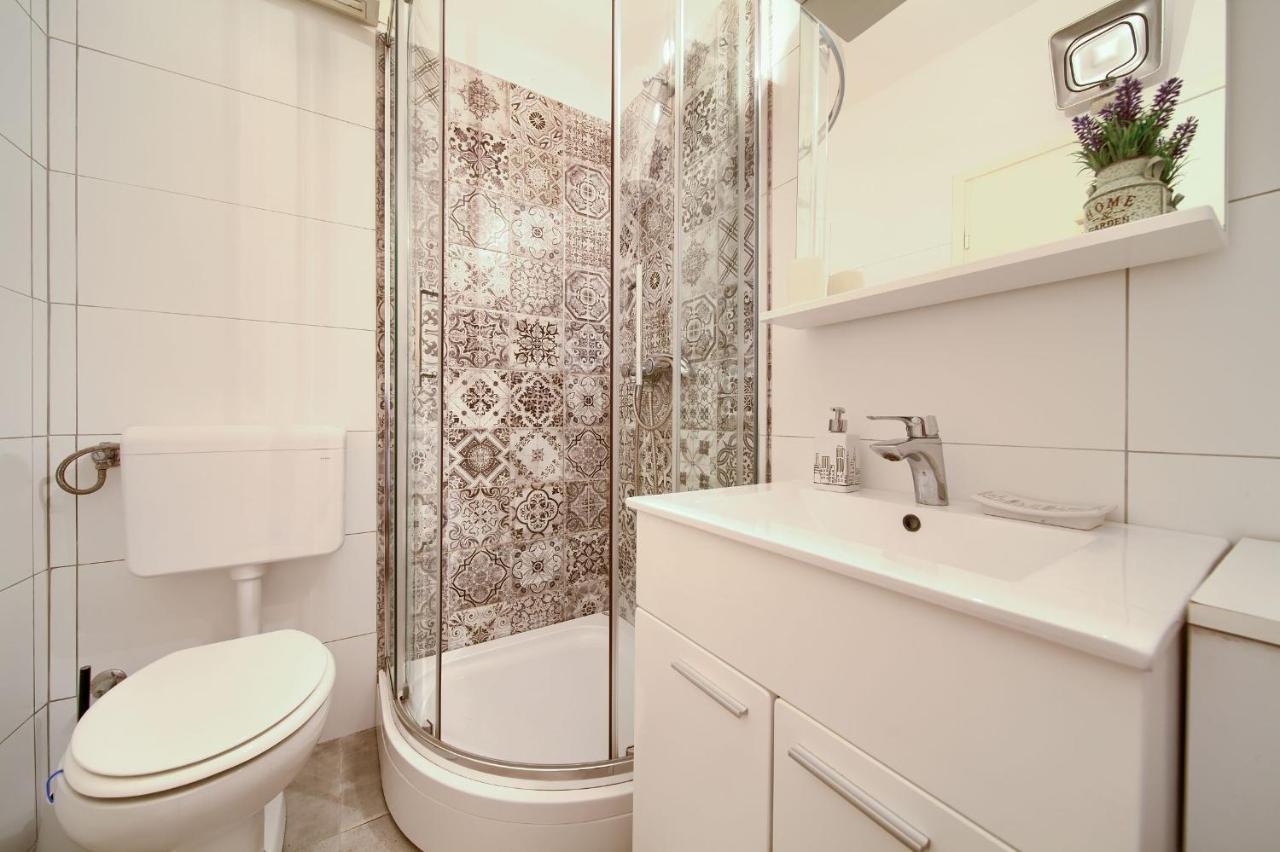 Apartments Dubravka Кърк Екстериор снимка