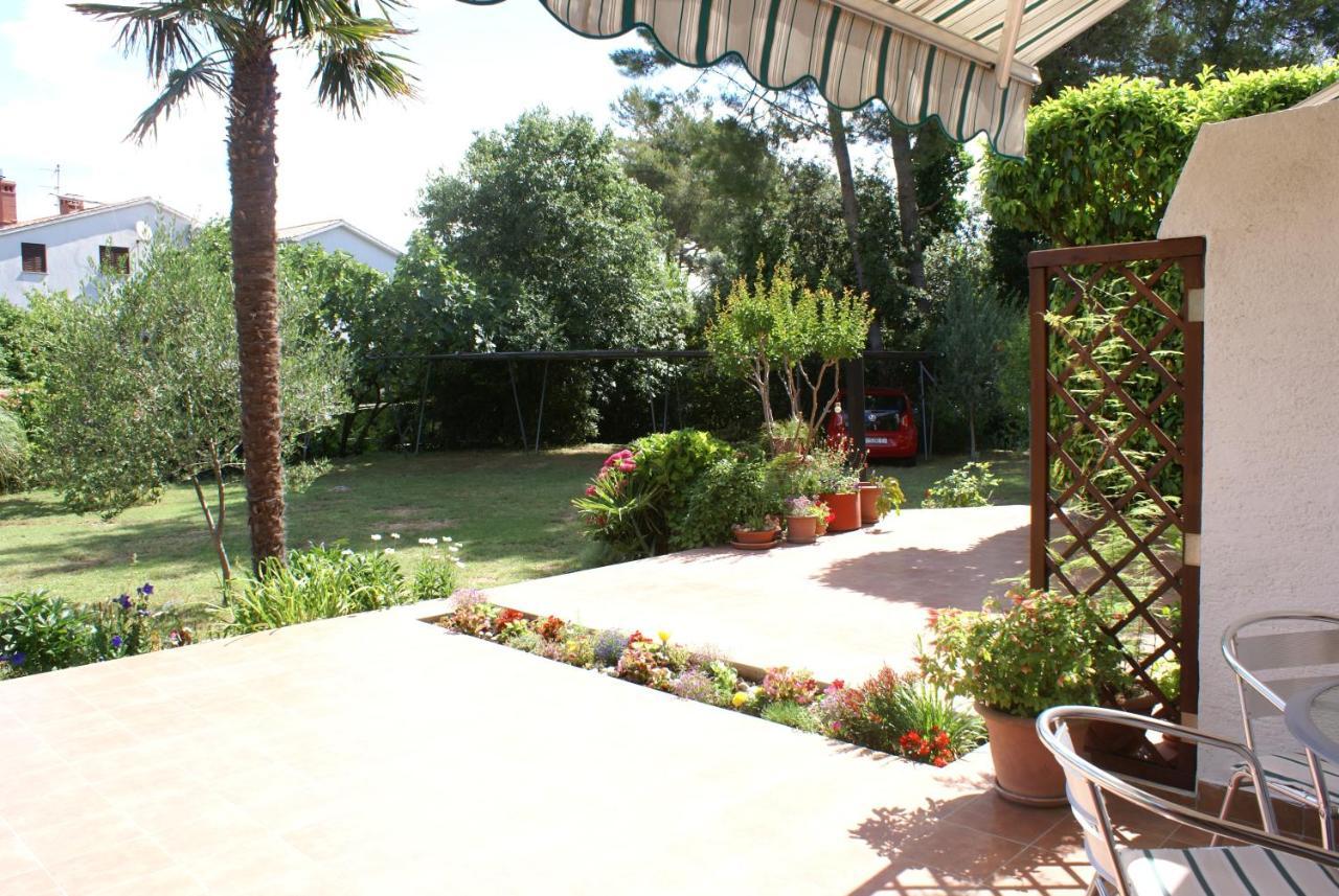 Apartments Dubravka Кърк Екстериор снимка
