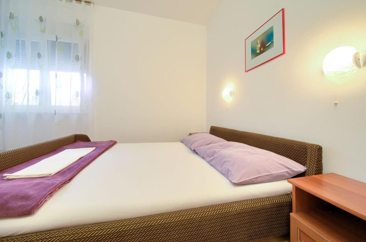 Apartments Dubravka Кърк Екстериор снимка