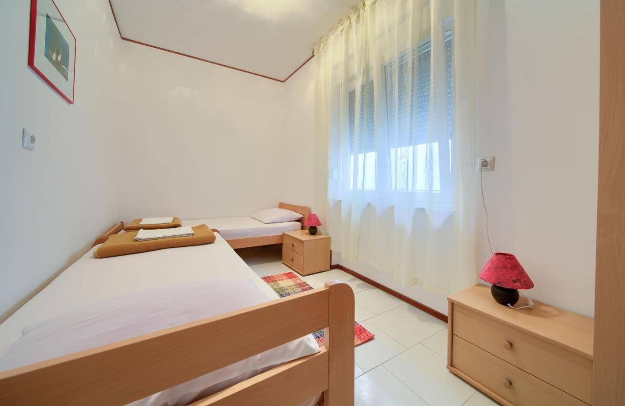 Apartments Dubravka Кърк Екстериор снимка