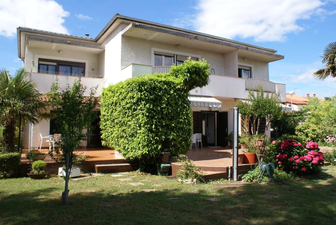 Apartments Dubravka Кърк Екстериор снимка