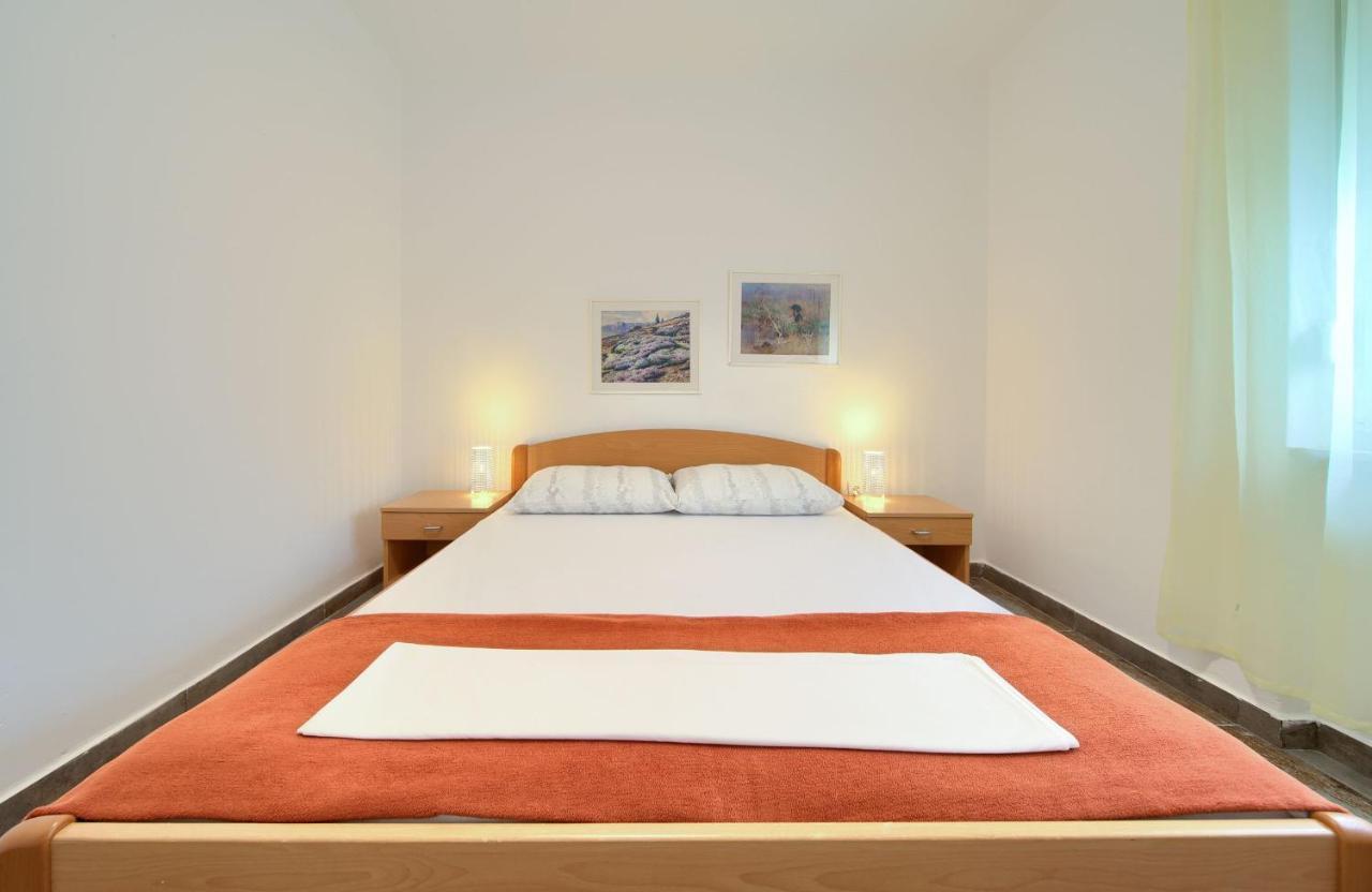 Apartments Dubravka Кърк Екстериор снимка