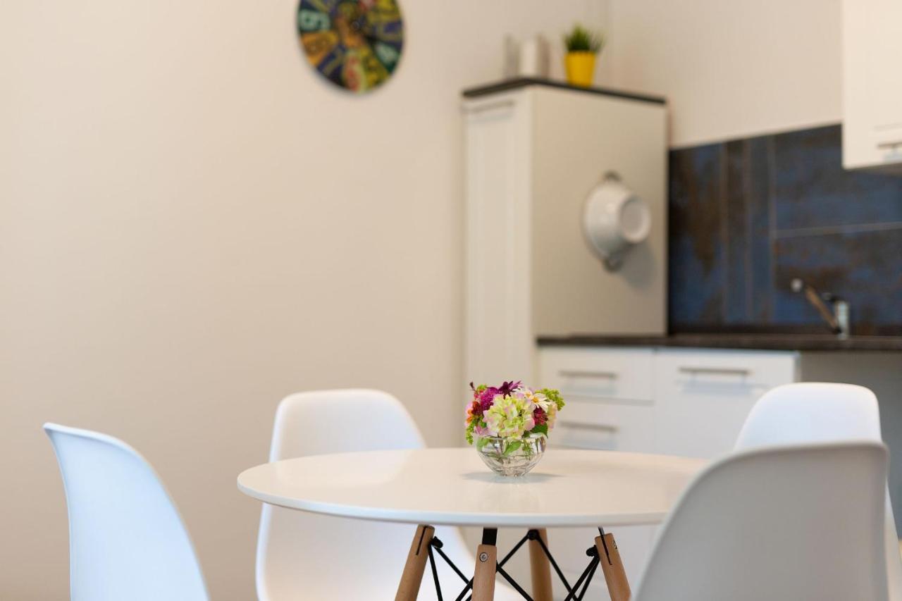 Apartments Dubravka Кърк Екстериор снимка