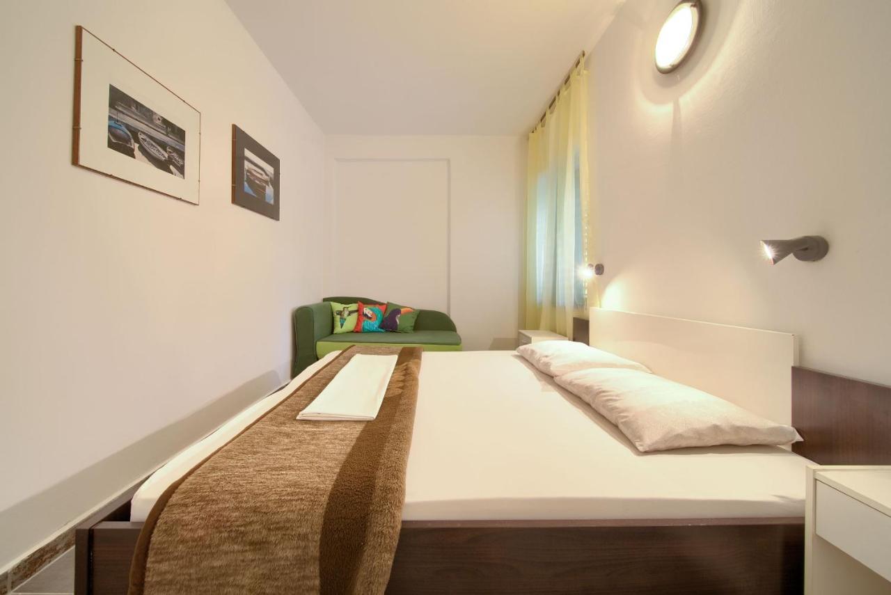 Apartments Dubravka Кърк Екстериор снимка