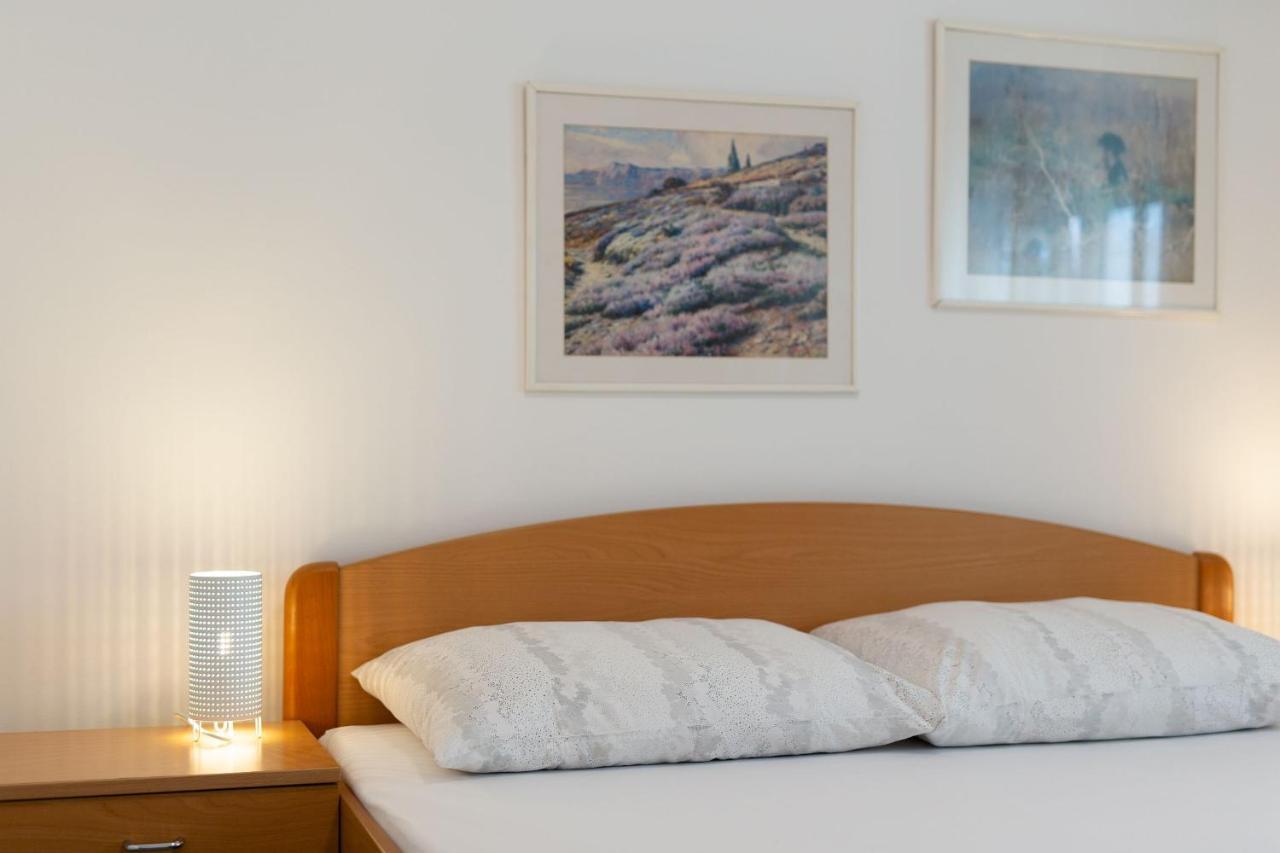 Apartments Dubravka Кърк Екстериор снимка