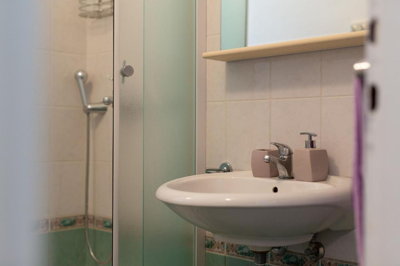 Apartments Dubravka Кърк Екстериор снимка