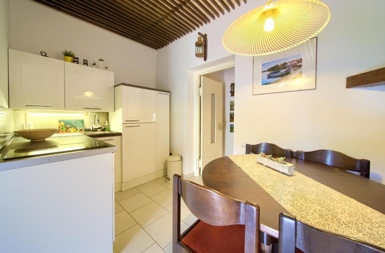 Apartments Dubravka Кърк Екстериор снимка