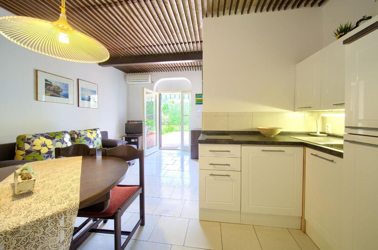 Apartments Dubravka Кърк Екстериор снимка